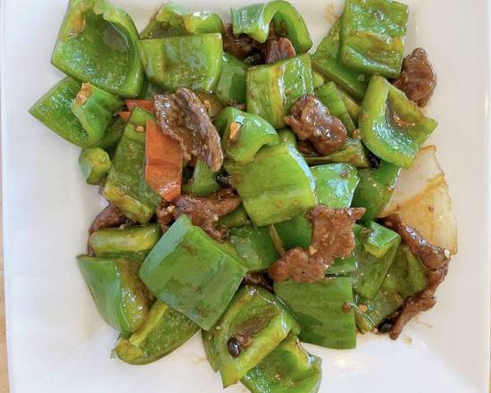 K03.2 Beef with Green Peppers 牛⻘椒